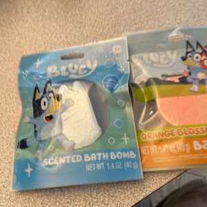 Bluey scented bath bomb